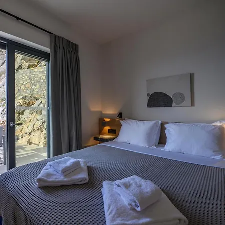 Mani Suites Agios Nikolaos  Exterior photo