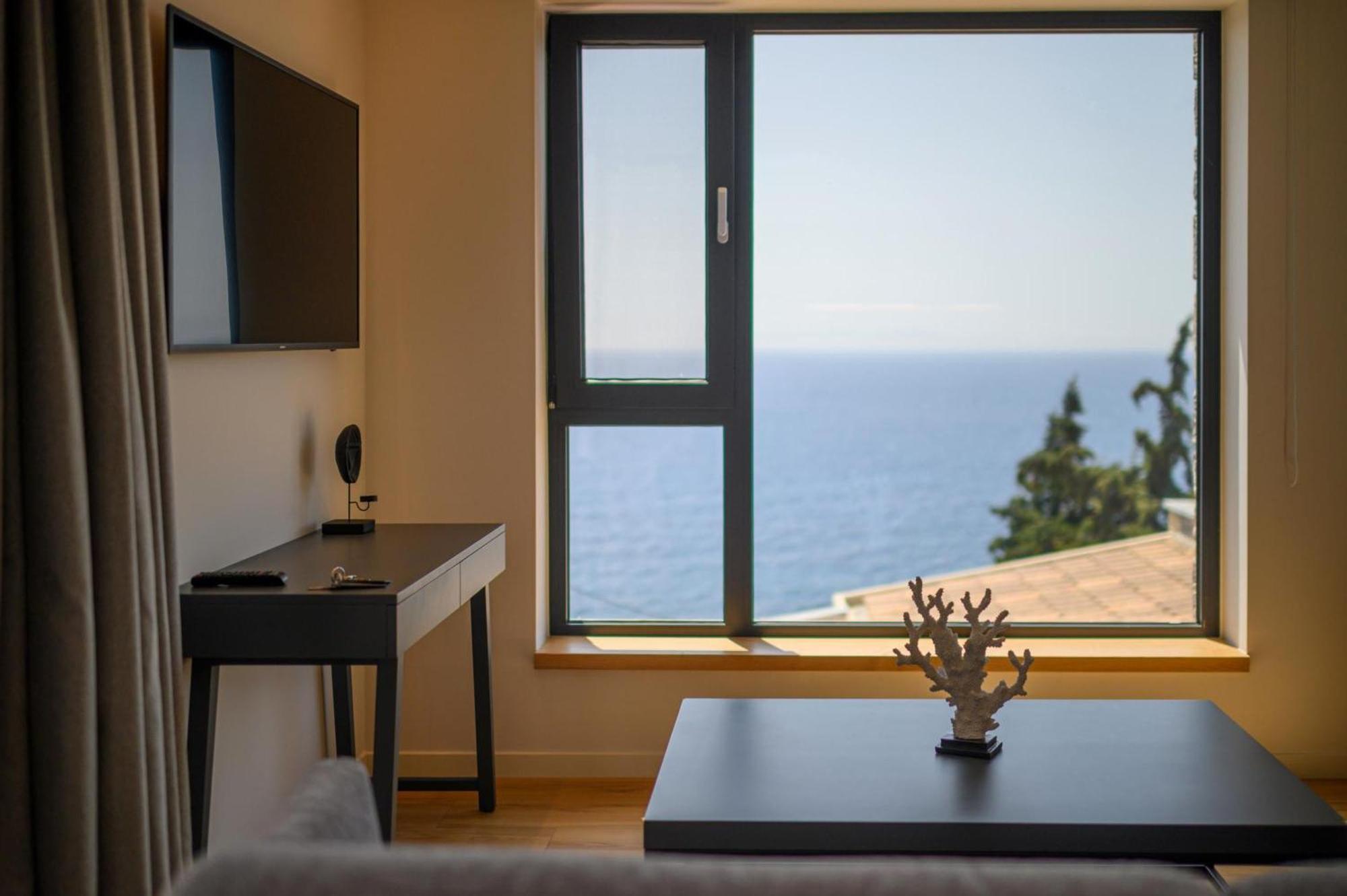 Mani Apartment *