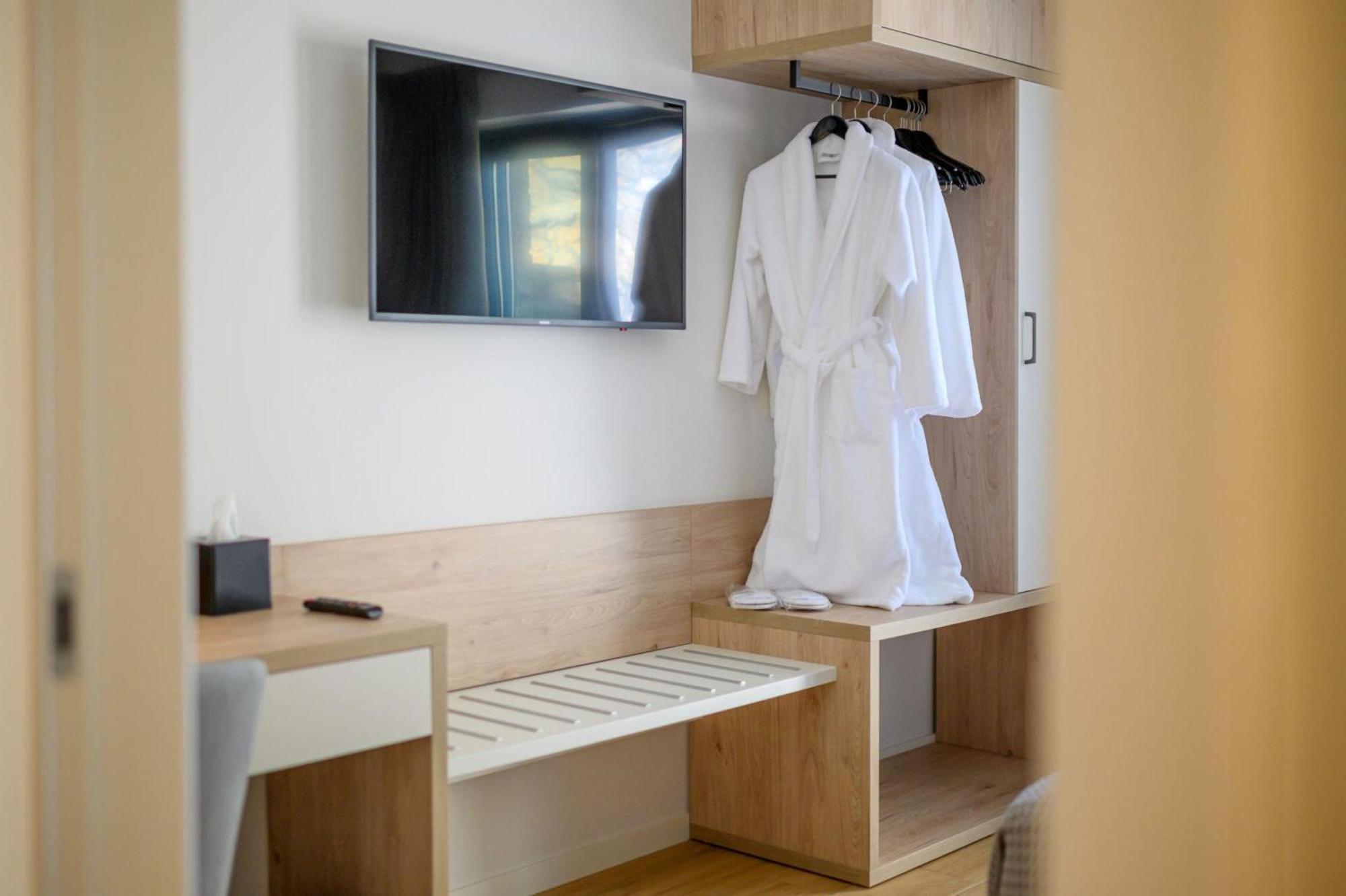Mani Apartment *