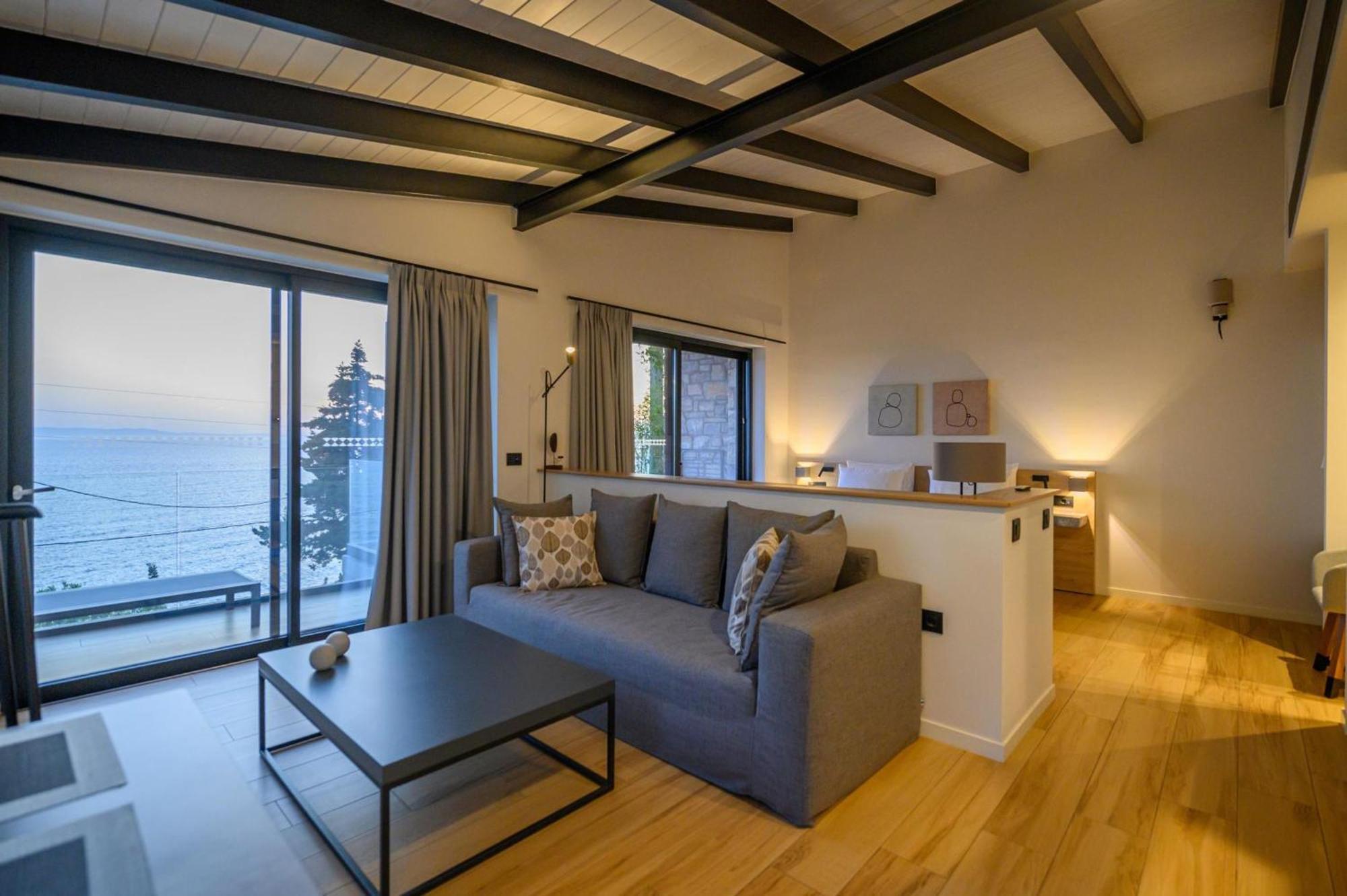 Mani Apartment *